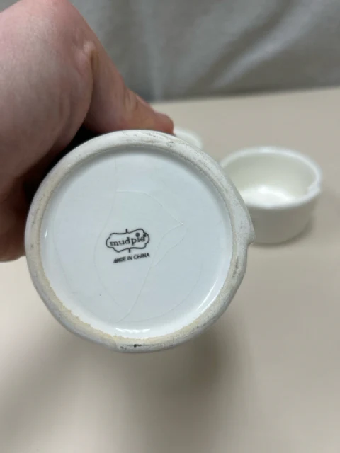 3 SHARE SMALL CREAM BOWLS - Image 2