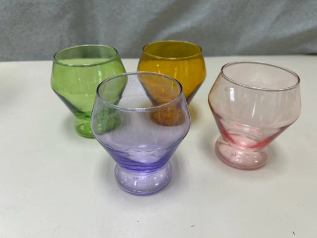 4 SHORT MULTI COLOR GLASSES