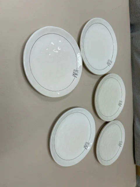 5 YUM CREAM SNACK PLATES