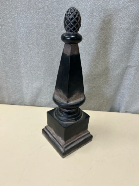 BLACK FINIAL