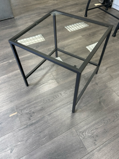 BLACK METAL GLASS TOP