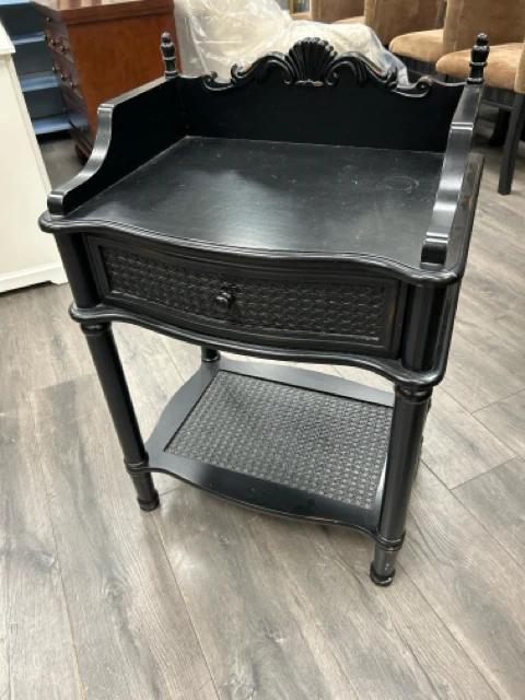 BLACK RATTAN W/DRAWER NIGHTSTAND
