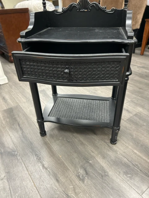 BLACK RATTAN W/DRAWER NIGHTSTAND - Image 2