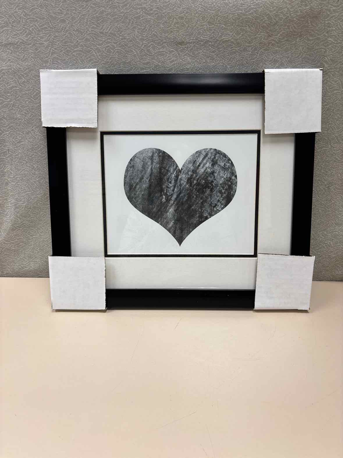BLACK WHITE HEART ART