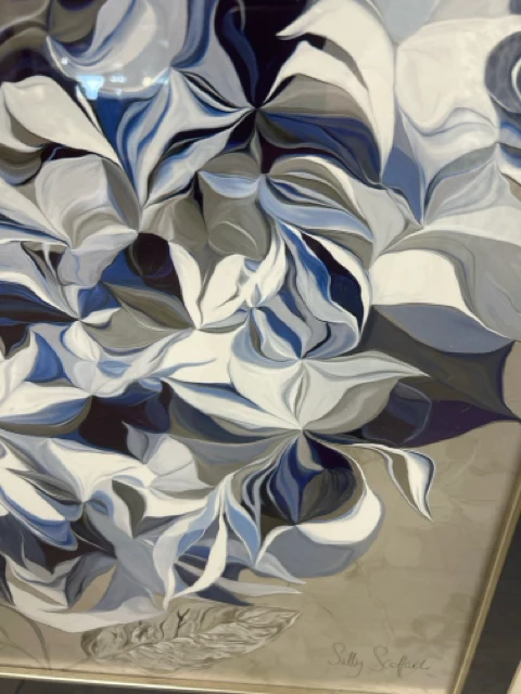 BLUE/WHITE HYDRAGEAS - Image 2