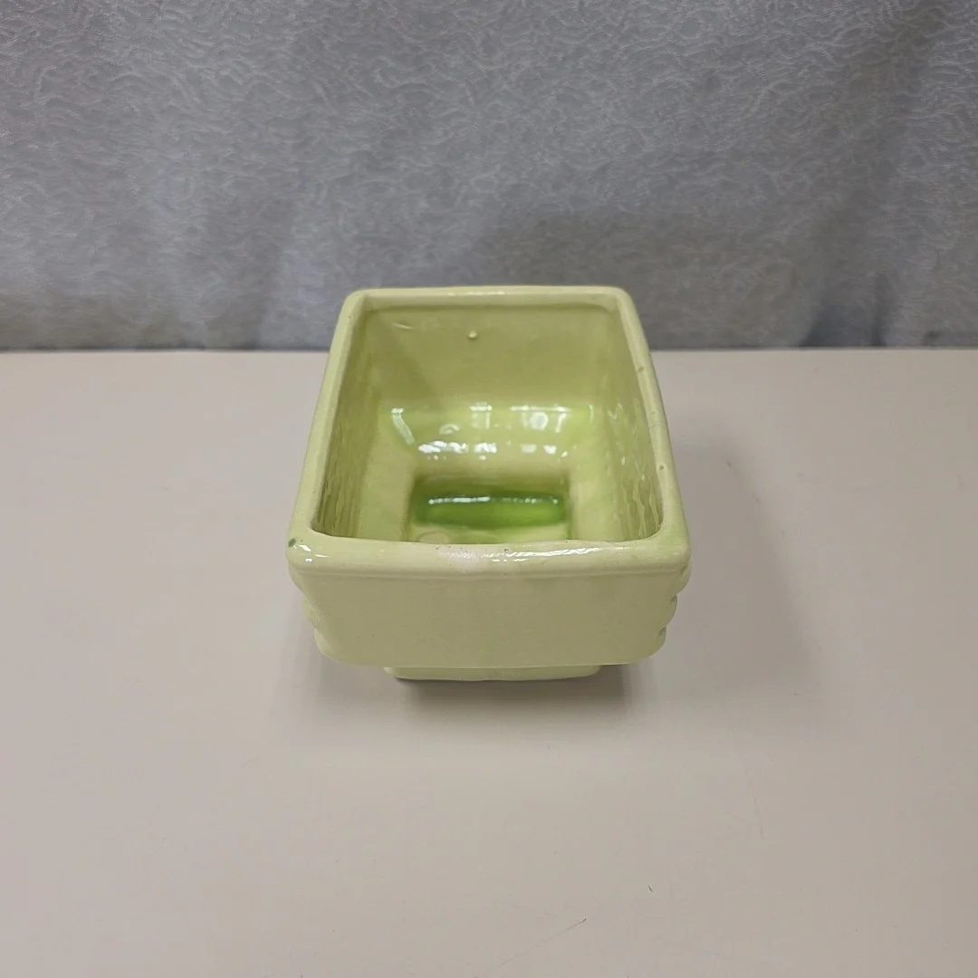 BRIGHT GREEN CERAMIC PLANTER - Image 2