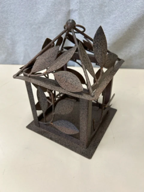 BROWN METAL LEAF LANTERN
