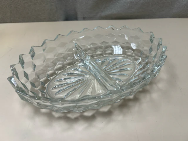 CLEAR GLASS DIVIDED DISH