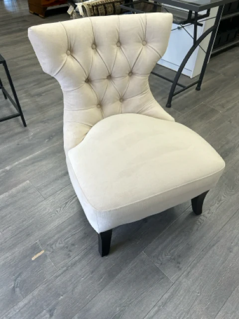 CREAM SLIPPER CHAIR