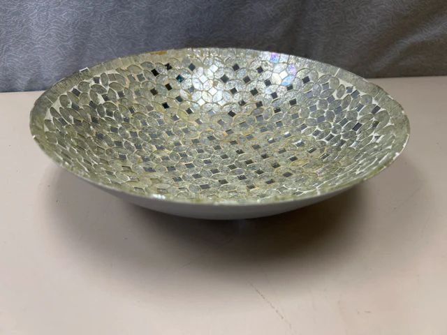 GOLD ORNATE MIRRORED BOWL