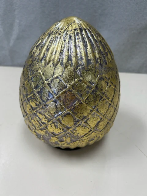 GOLD PAINTED EGG SHAPE DECOR