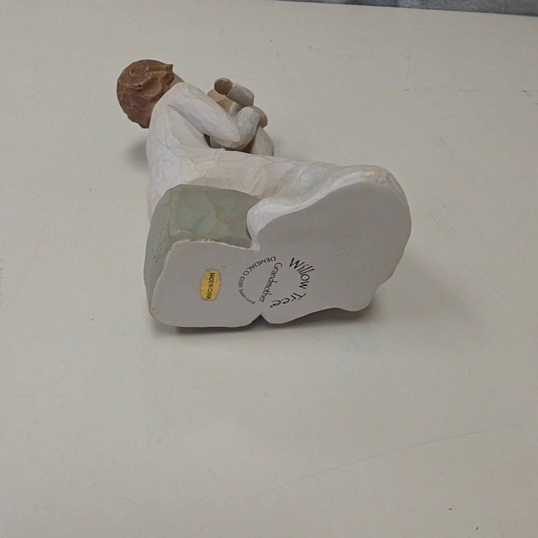 GRANDMOTHER FIGURE - Image 2