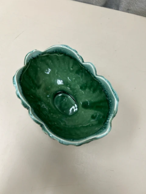 GREEN CERAMIC OVAL PLANTER - Image 2