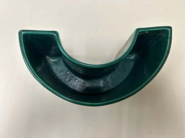 GREEN CERAMIC U SHAPE PLANTER - Image 2