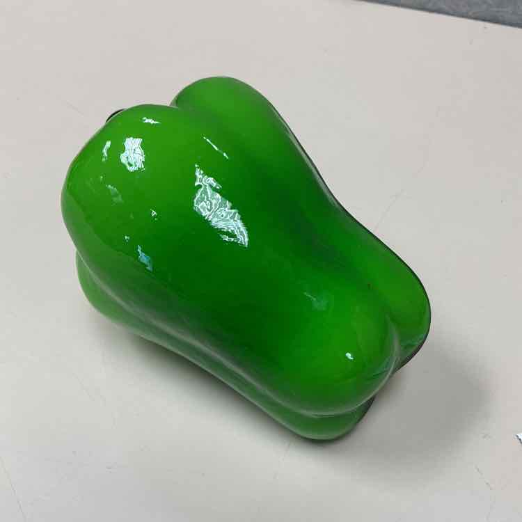 GREEN GLASS BELL PEPPER