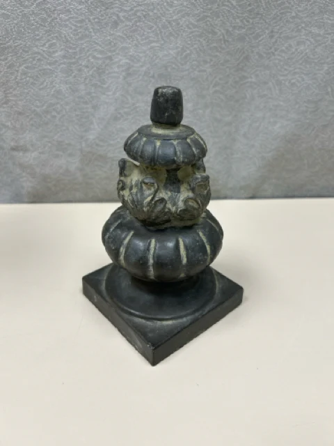 GREY CERAMIC FINIAL