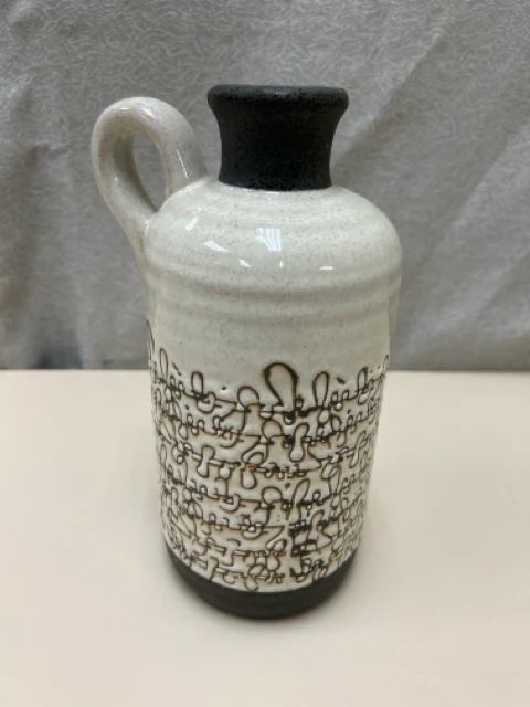 GREY CREAM PITCHER W/HANDLE