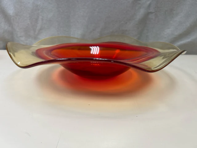 LARGE RED GLASS BOWL - Image 2