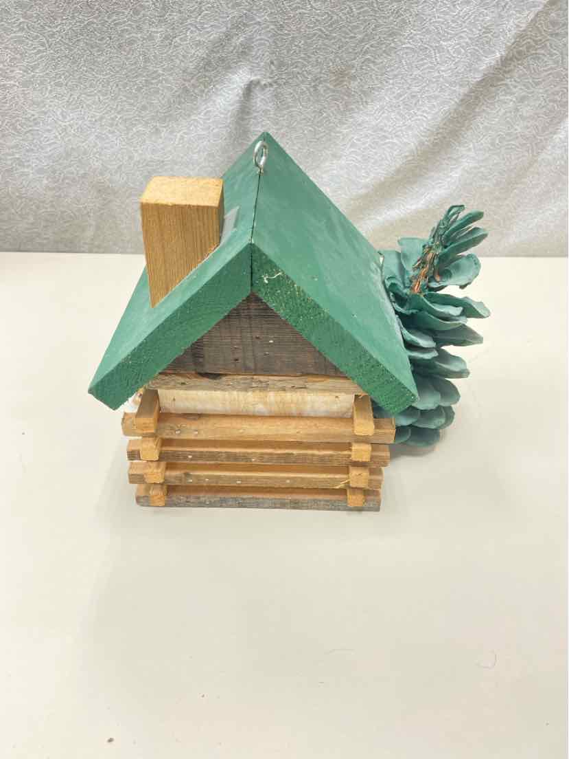 LOG CABIN BIRD HOUSE - Image 2