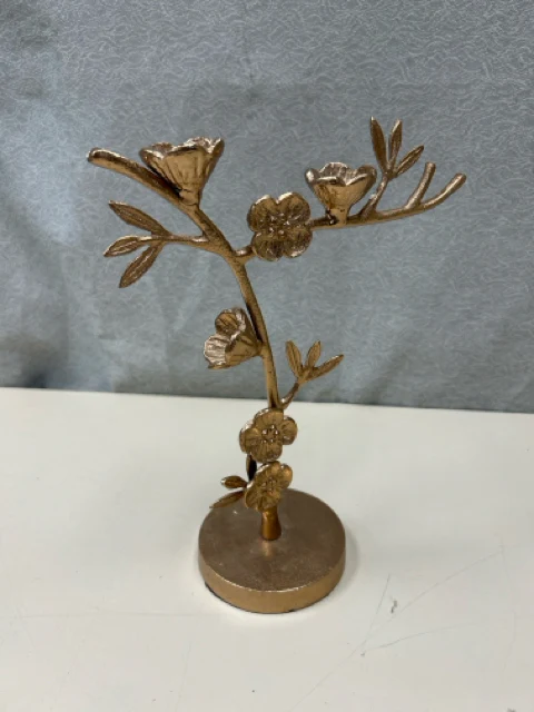 ROSE GOLD METAL JEWELRY STAND