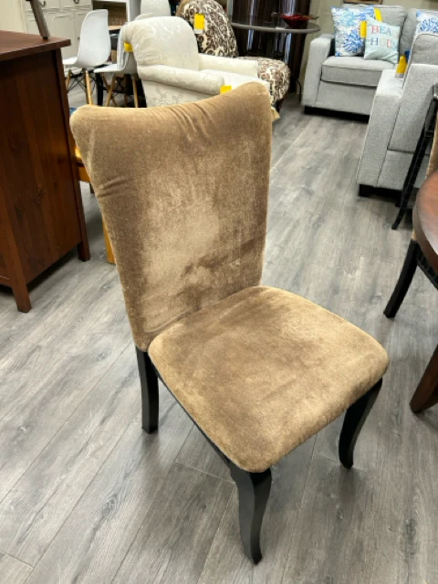 ROUND BROWN TABLE W/4 CHAIRS - Image 3