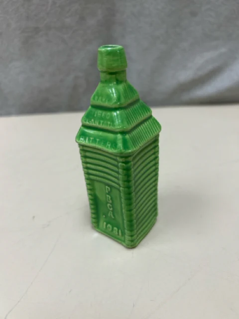 SHORT GREEN CERAMIC BUD VASE