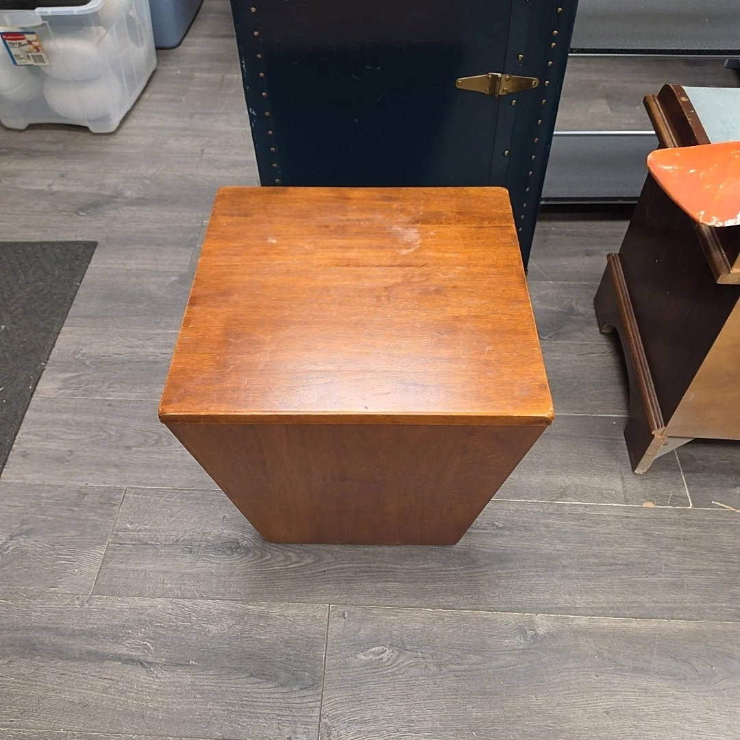 SM WOODEN STORAGE SIDE TABLE
