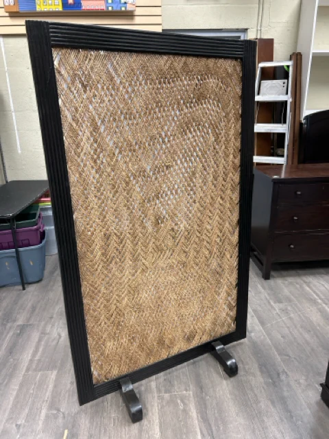 TAN BLACK WOOD SCREEN