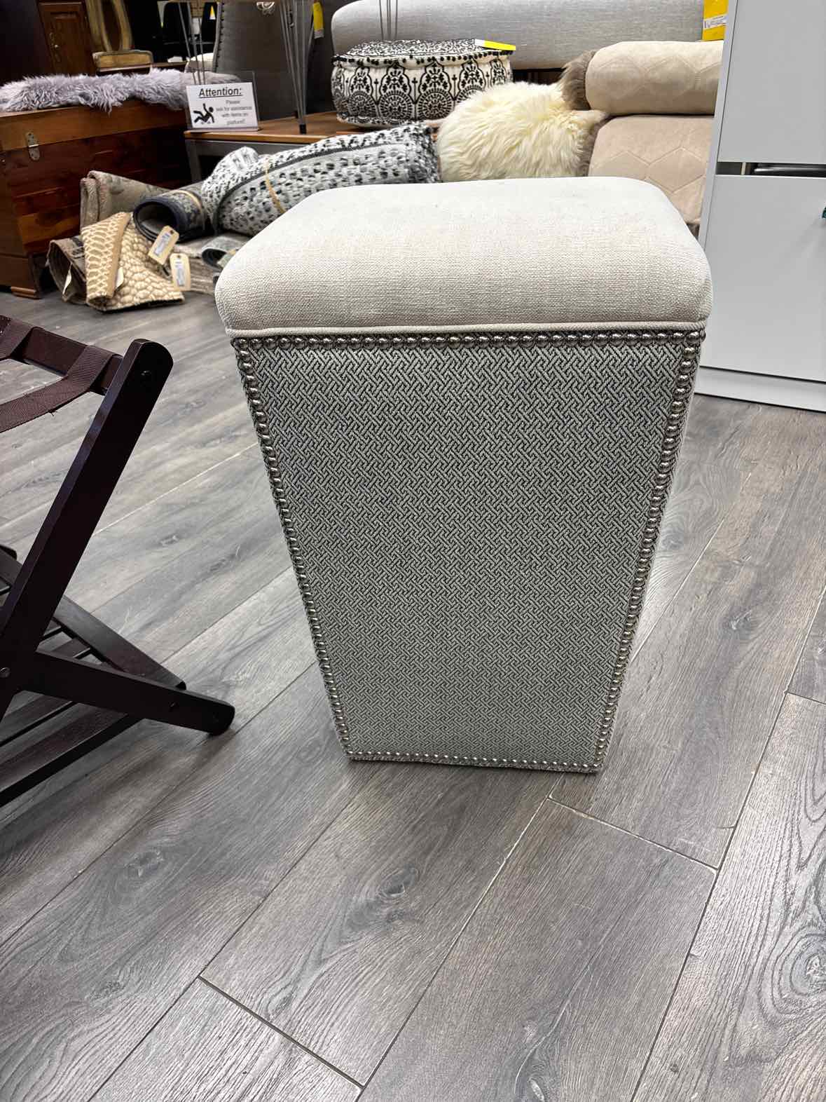 TAN NAIL HEAD BENCH