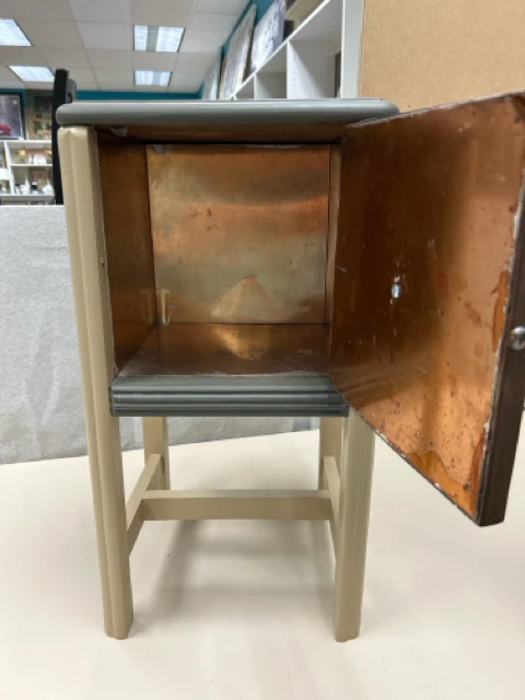 VINTAGE REPAINTED HUMIDOR W/COPPER INSIDE - Image 2