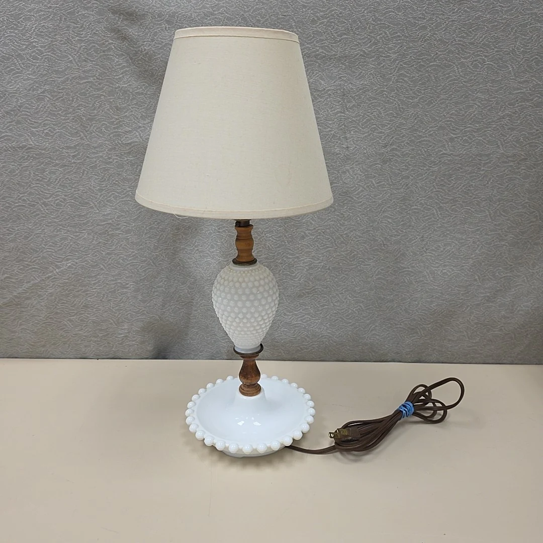 VINTAGE WHITE GLASS/WHITE SHADE