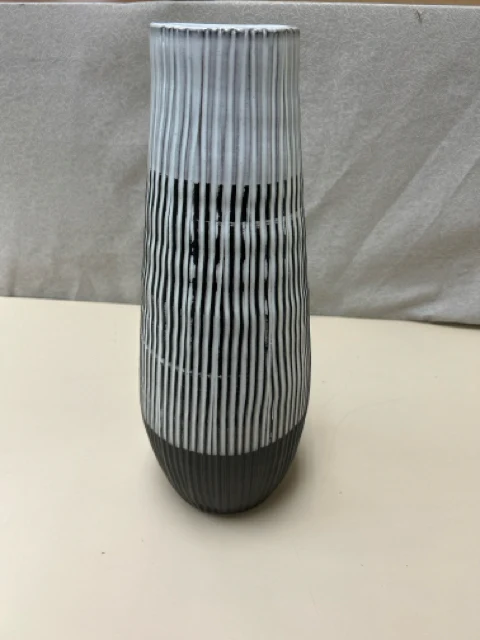 WHITE BLACK STRIPED VASE