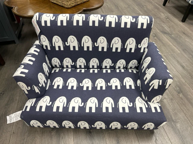 WHITE BLUE ELEPHANT KIDS COUCH