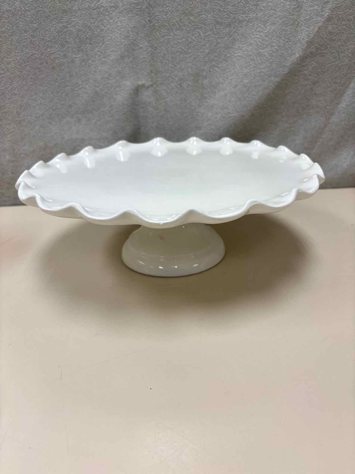 WHITE CAKE PLATE