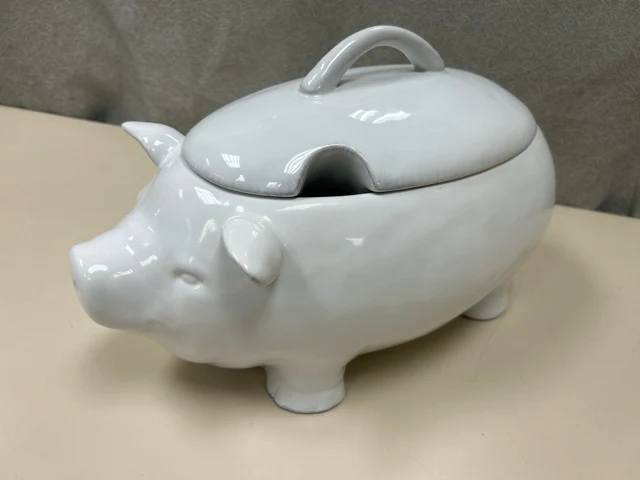WHITE CERAMIC PIG SERVING BOWL W/LID