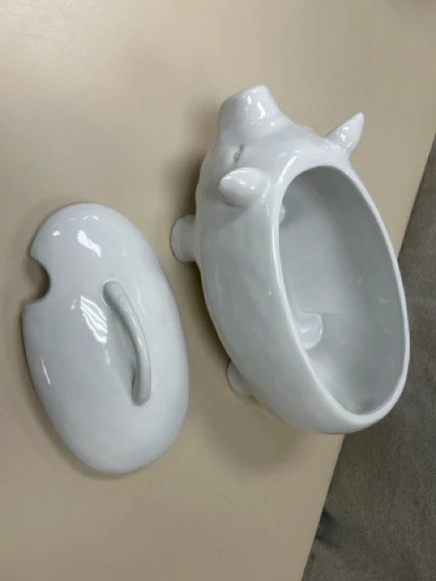 WHITE CERAMIC PIG SERVING BOWL W/LID - Image 2