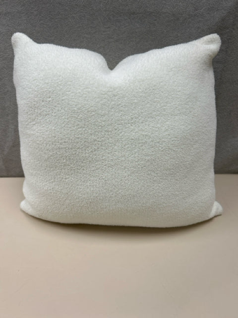 WHITE CHERRY PILLOW - Image 2