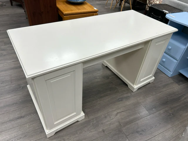WHITE W/DRAWER CABINETS & DESK - Image 3