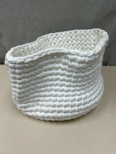 WHITE WEAVE BASKET
