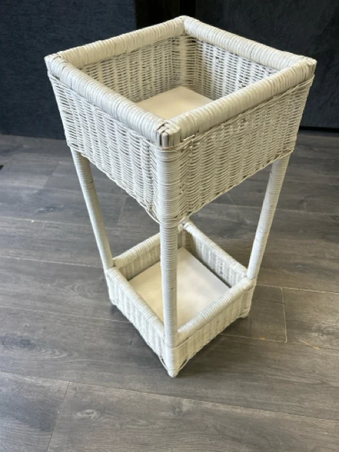 WHITE WICKER 3 TIER STAND