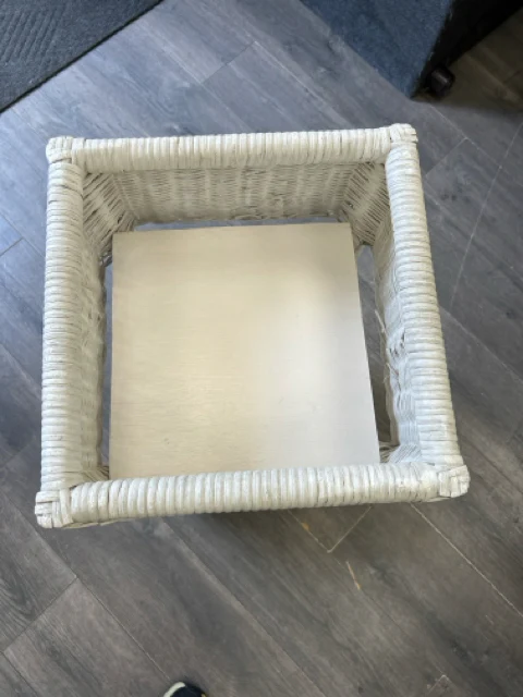 WHITE WICKER 3 TIER STAND - Image 2