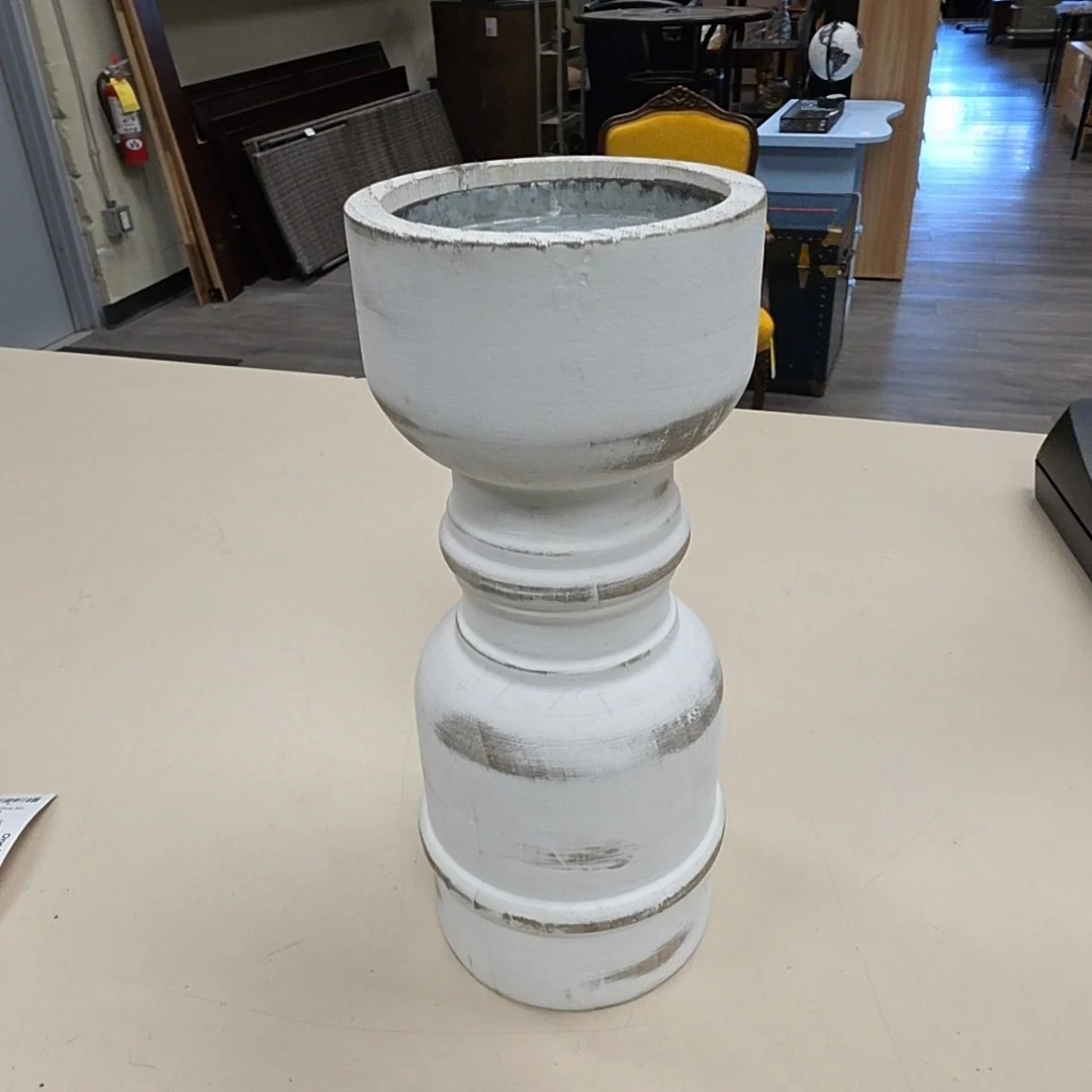 WHITE WOODEN CANDLE STICK