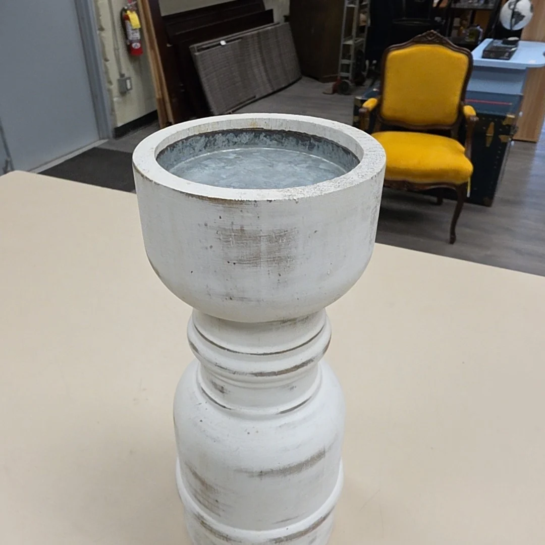 WHITE WOODEN CANDLE STICK