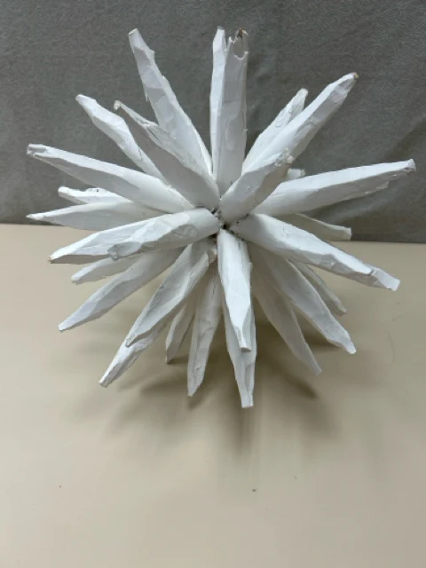 WHITE WOODEN STAR