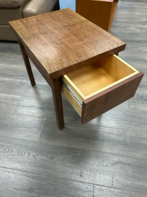 WOOD END TABLE W/DRAWER - Image 2