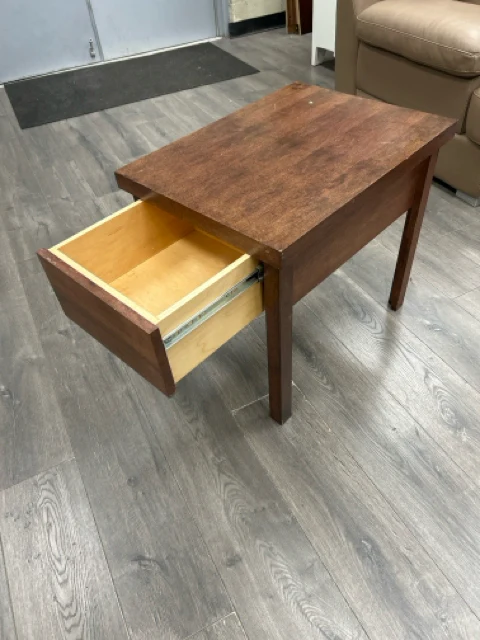 WOOD END TABLE W/DRAWER - Image 2