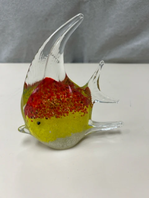 YELLOW RED GLASS FISH